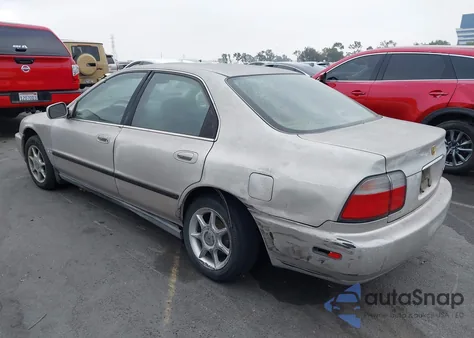1997 Honda Accord Lx z USA, uszkodzony, nr VIN 1HGCD5639VA235757
